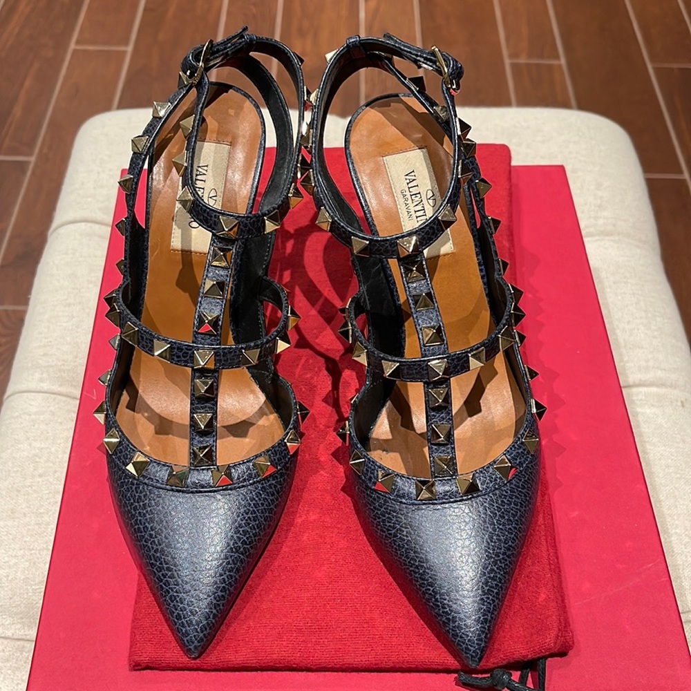 Woman’s Valentino Garavani Rockstud Pumps